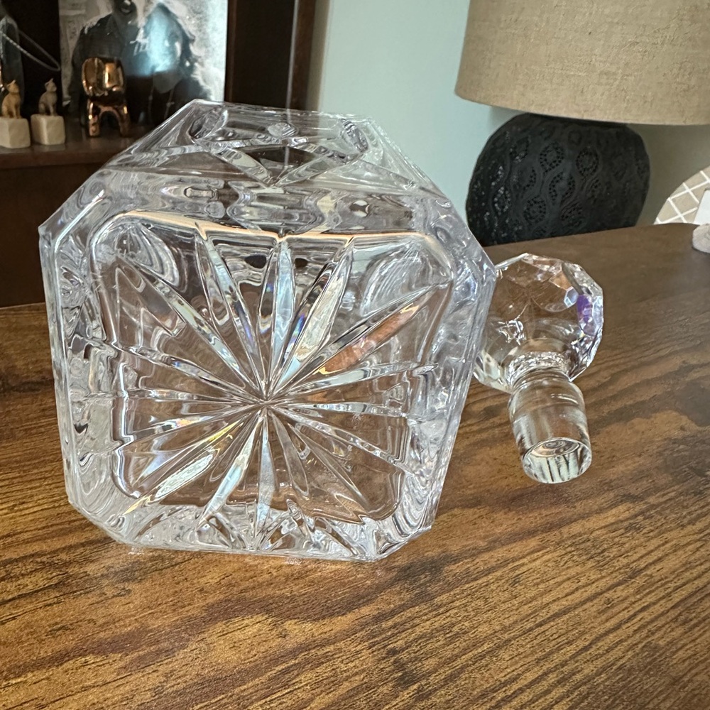 Atlantis Crystal Decanter - Picture 4 of 5